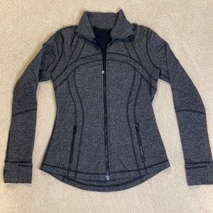 LIKE NEW!! Lululemon Zip Up - Women’s